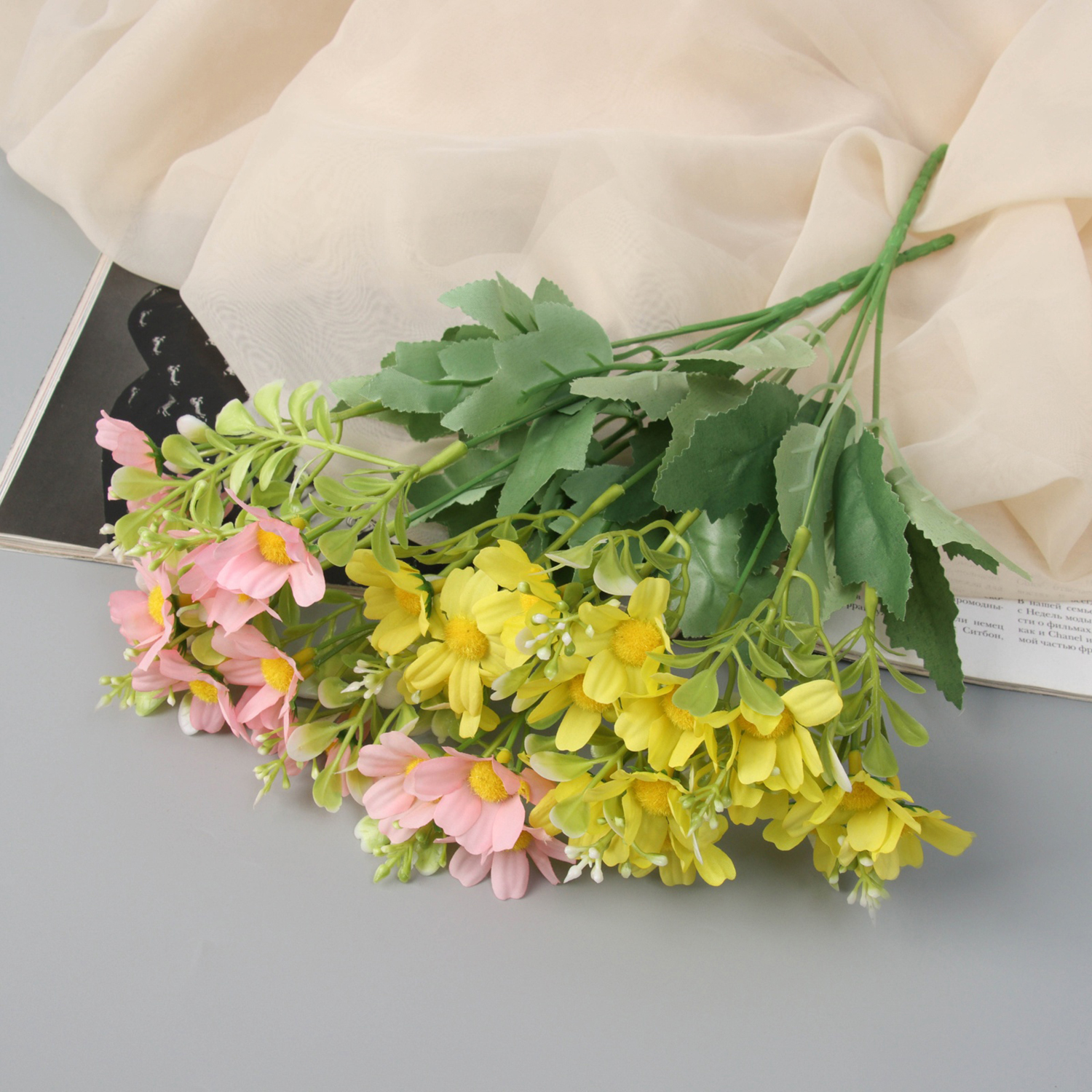 Букет «Ромашка пиретрум», 29 см, МИКС