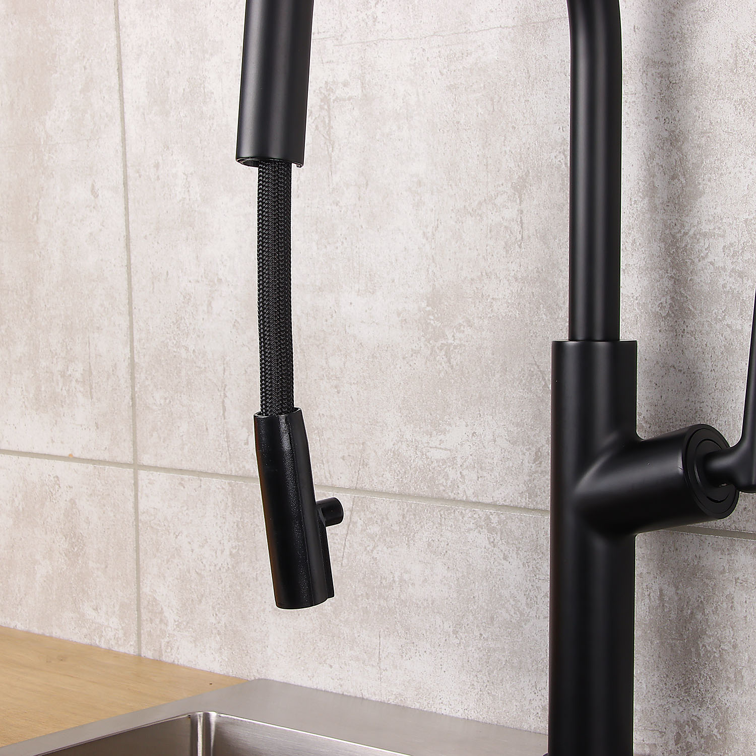 Смеситель для кухни Diadonna D60-0008BL  высокий излив, выдвижная лейка, черный *1/6 Смеситель для кухни Diadonna D60-0008BL  высокий излив, выдвижная лейка, черный *1/6