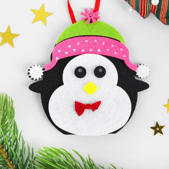 Набор для творчества - создай елочное украшение из фетра "Пингвин в шапочке" 3555011