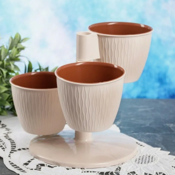 Кашпо-"Каскад" 3-х местная пластм. "Пирамида"  d верха 125мм h100мм со вставками Пудра *1/10