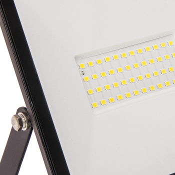 Прожектор светодиодный 50Вт 6,5К IP65 черный с фотореле Народный SQ0336-0234 *1/24